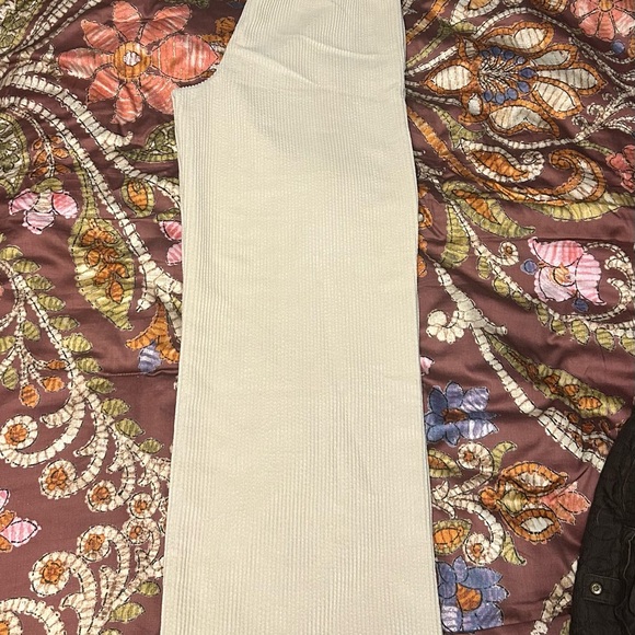 Unisex fit size small pants - Picture 2 of 4